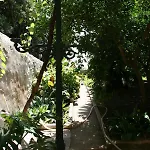 Ivo's Garden Apartment, Near The Old Town *