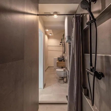 شقة Ivo's Garden Apartment, Near The Old Town *